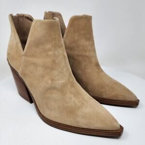 Vince Camuto Gigietta Suede Bootie Women 9.5M Tan/Nude Snip Toe Ankle Boot